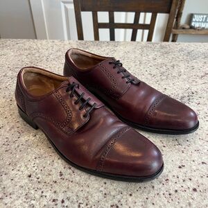 Johnston & Murphy
Men's Cap Toe Lace Up Oxford Shoes